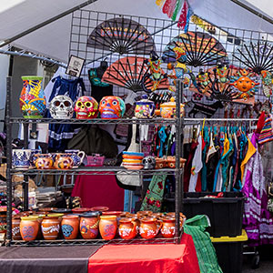 de-la-guerra-placita-merchant-300