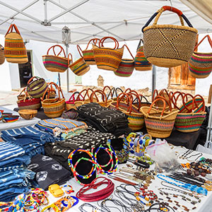 de-la-guerra-street-merchant-300